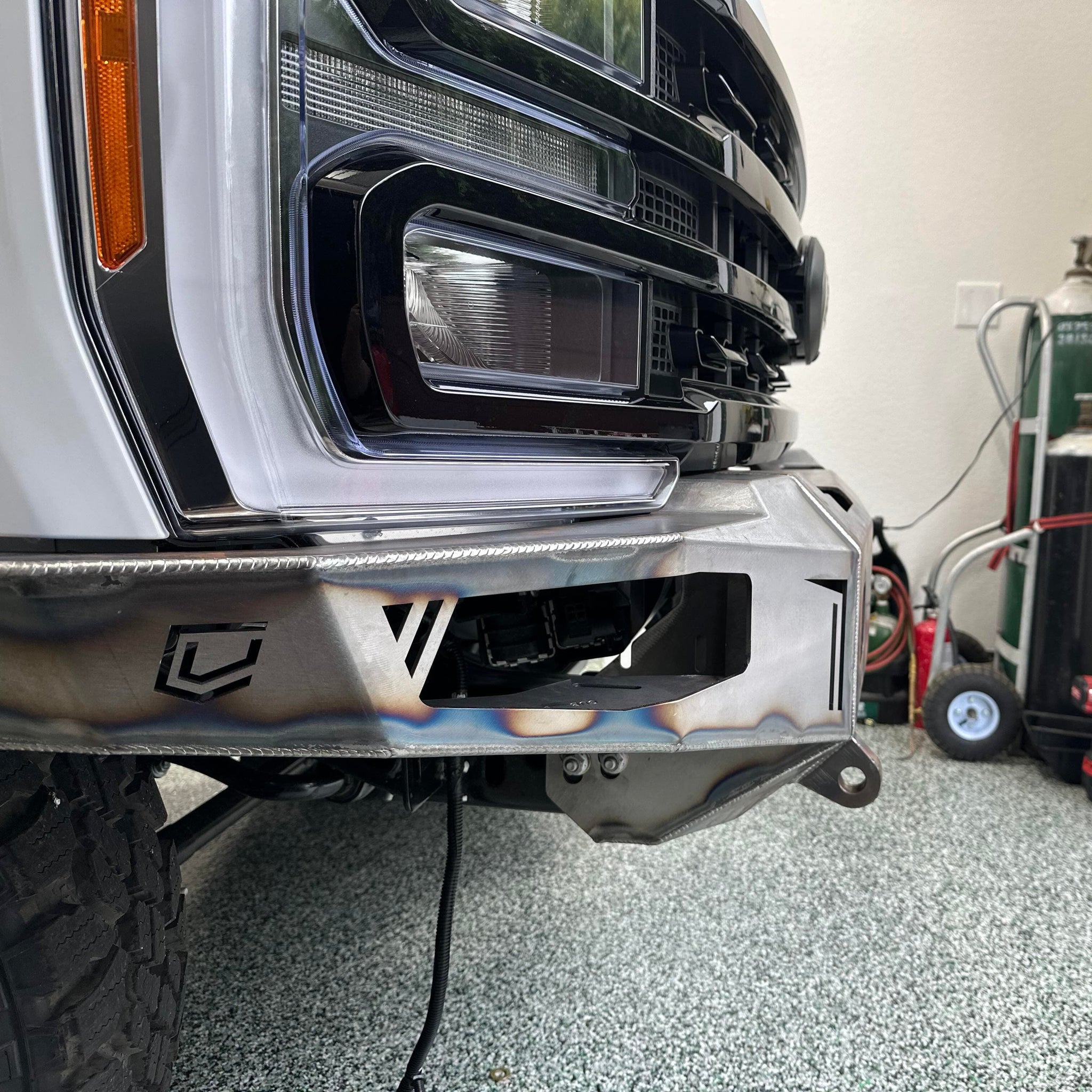 Chassis Unlimited Inc. 2023+ FORD SUPERDUTY F250/F350 OCTANE SERIES FRONT WINCH BUMPER