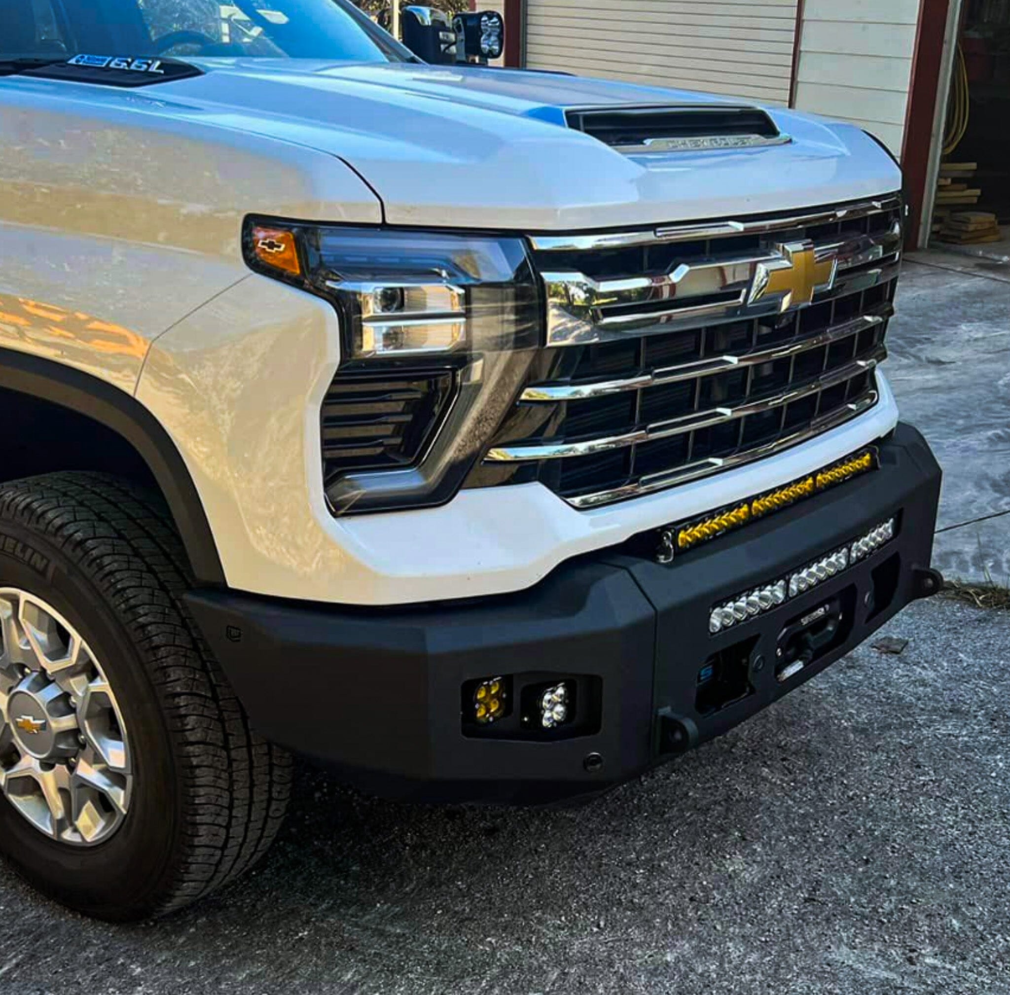 Chassis Unlimited Inc. 2024+ CHEVY SILVERADO 2500/3500 ATTITUDE FRONT WINCH BUMPER
