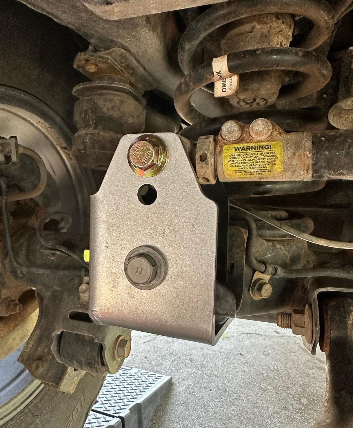 Dr KDSS Suspension Silver ( blem, small scuff, 100% functional) B.O.T.C.K- Bolt On TrackBar Correction Kit - 03-24 4Runner, 03-23 GX460, 07-14 FJ Cruiser