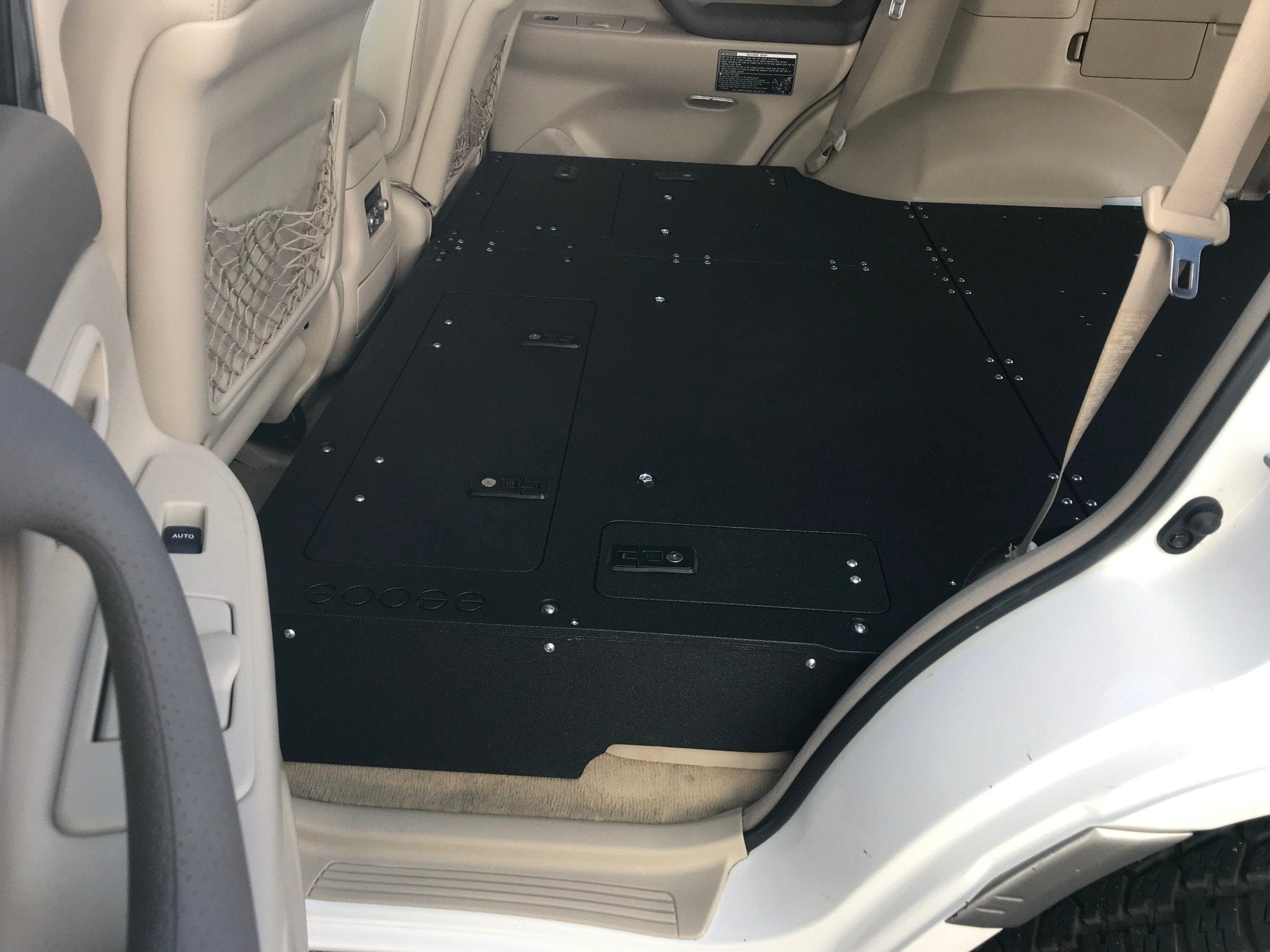 Goose Gear Seat Delete Plate System Toyota Land Cruiser 1998-2007 100 Series - Second Row Seat Delete Plate System
