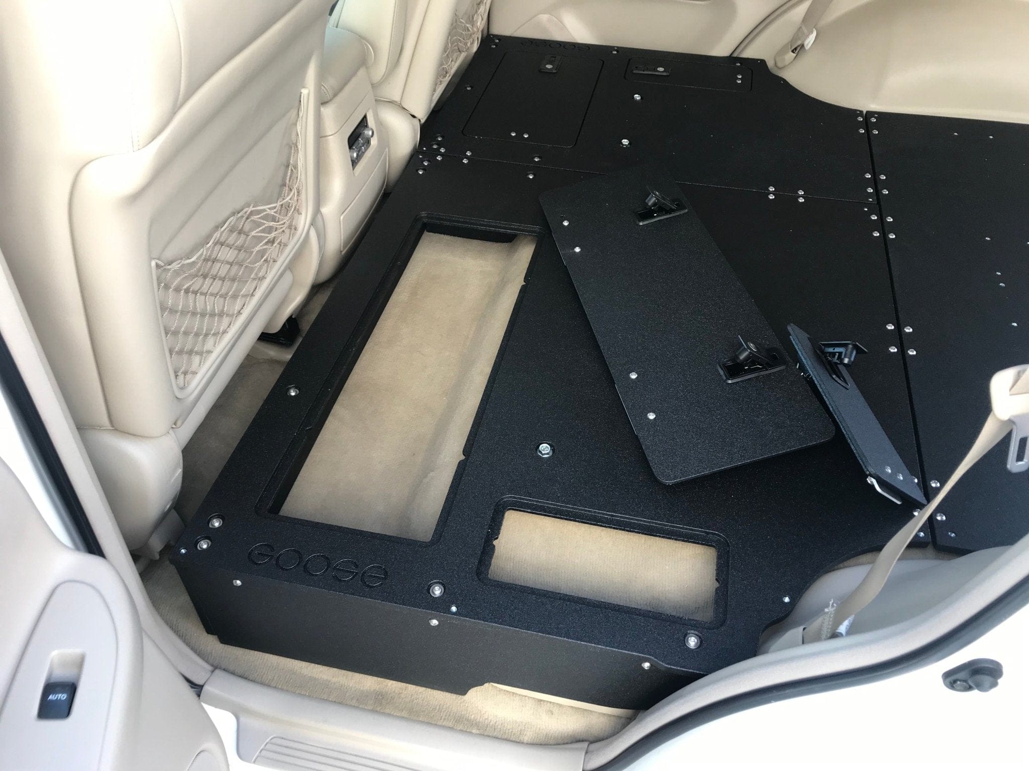 Goose Gear Seat Delete Plate System Toyota Land Cruiser 1998-2007 100 Series - Second Row Seat Delete Plate System