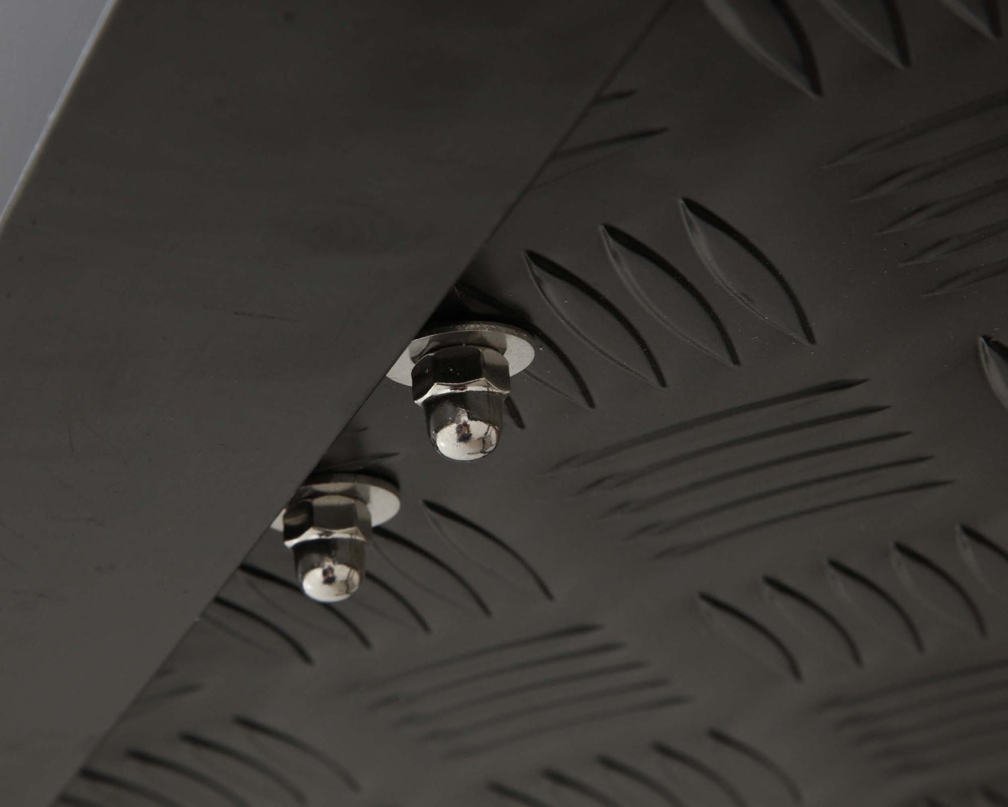 Overland Vehicle Systems 18089901 Bushveld hard shell roof top tent Overland Vehicle Systems