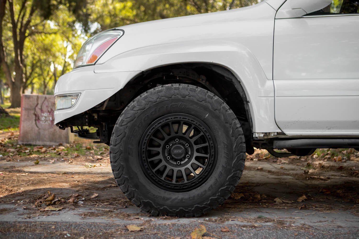 Relations Race Wheels Wheels RR6-H 17x8.5 (6x5.5 | 6x139.7) Hybrid Beadlock | Lexus GX470