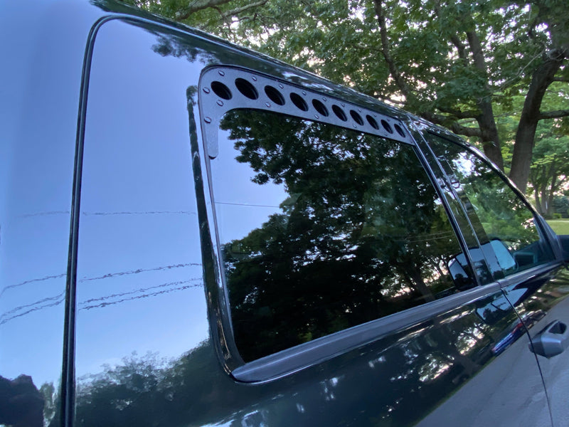 Load image into Gallery viewer, 4th Gen Ram Rear Window Vents (Crew Cab)

